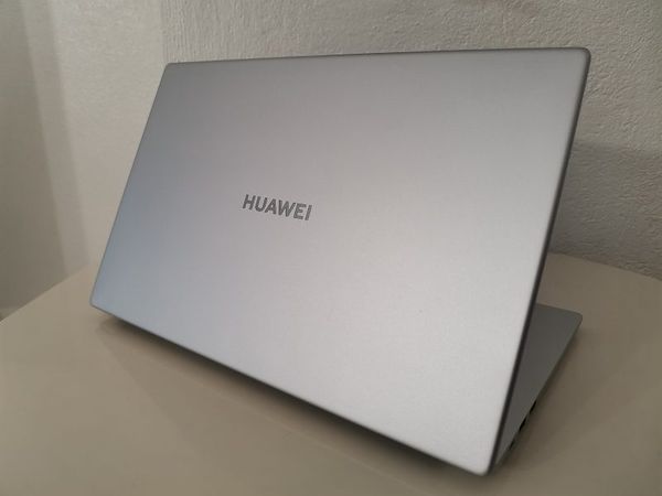 Huawei MateBook D 15″ on ehdottomasti harkitsemisen arvoinen tietokone.