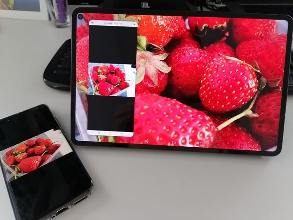 Huawei Sharella kuvien siirtäminen Huawei- tai Honor-älypuhelimesta tabletille on nopeaa.