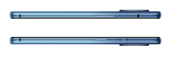 OnePlus 7T kyljiltä. Virtapainike, hiljennyskytkin ja äänenvoimakkuuspainikkeet kaikki tutuilla paikoillaan.