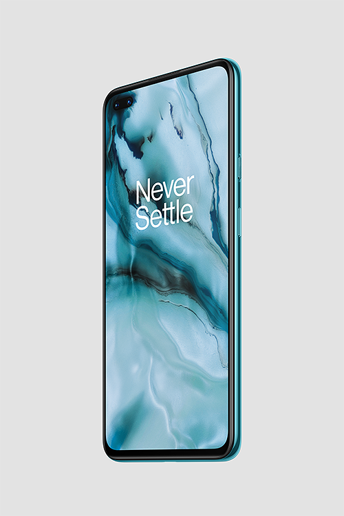OnePlus Nordissa on 6,44 tuuman Fluid AMOLED -näyttö ja kaksi etukameraa.